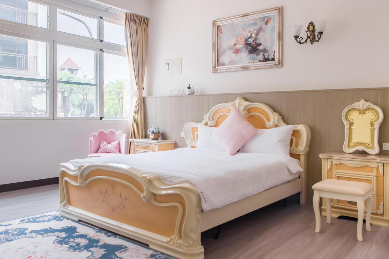 Purple Flower House Tainan Exterior photo